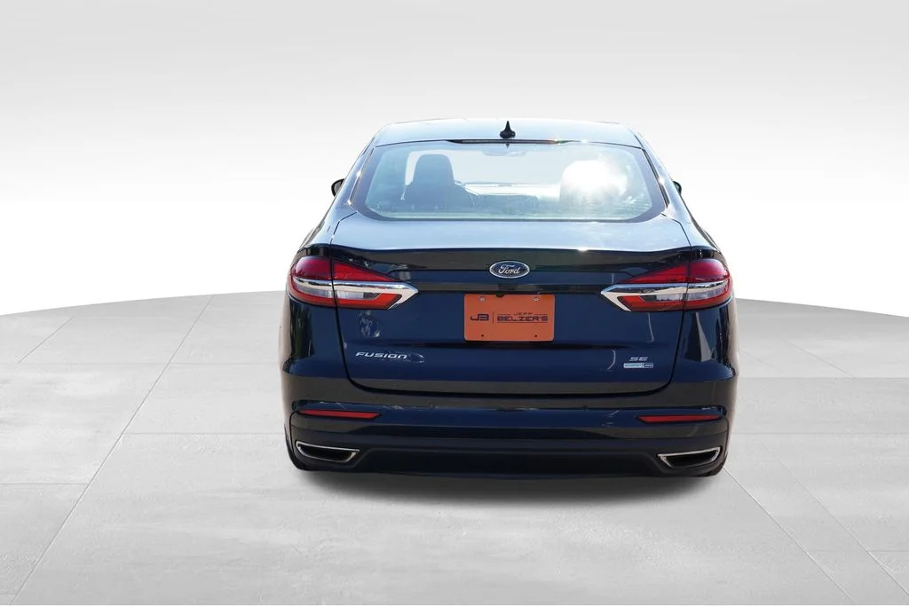 Used 2020 Blue Ford SE image 6