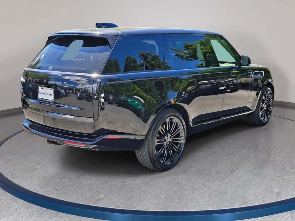 New 2026 Santorini Black LAND ROVER SE LWB 7-Seats / V8 image 5