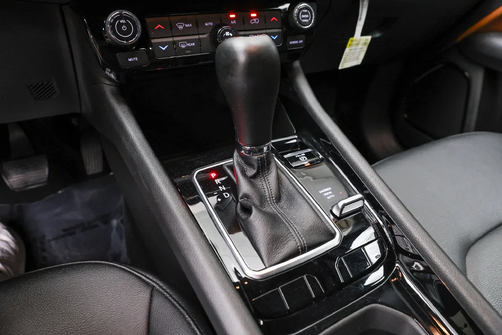 Certified Used 2025 White Jeep Limited image 12