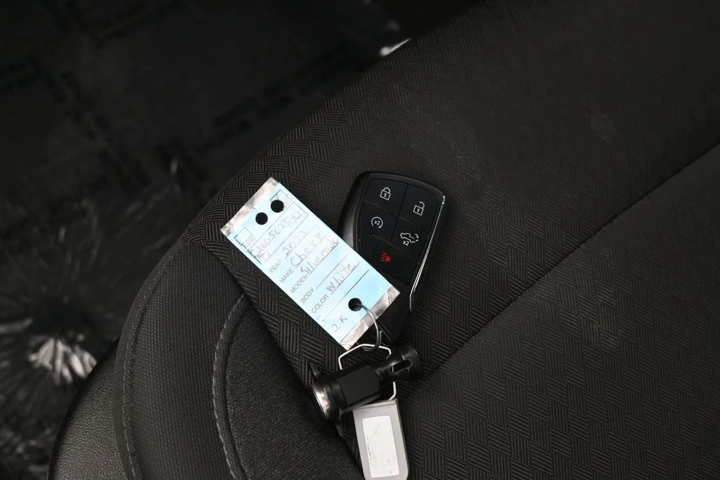 Used 2022 Summit White Chevrolet LT image 17