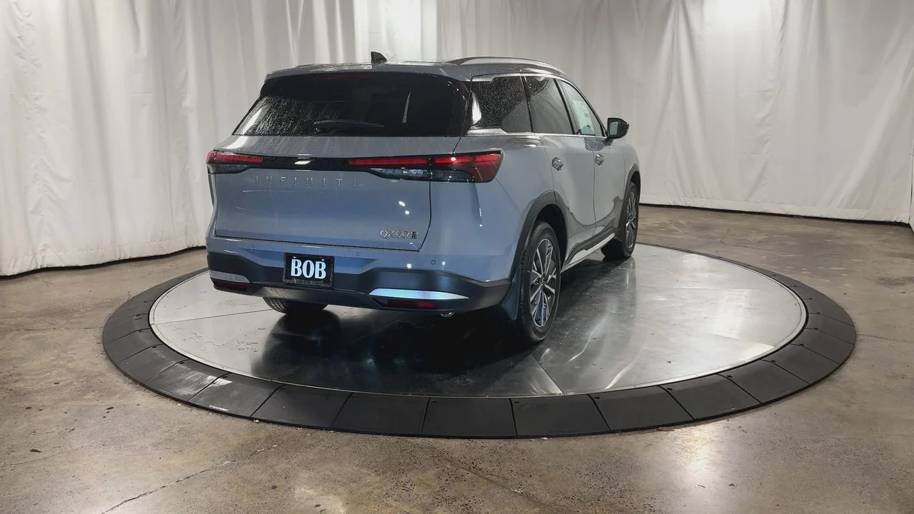 Certified Used 2026 Harbor Gray INFINITI LUXE image 13