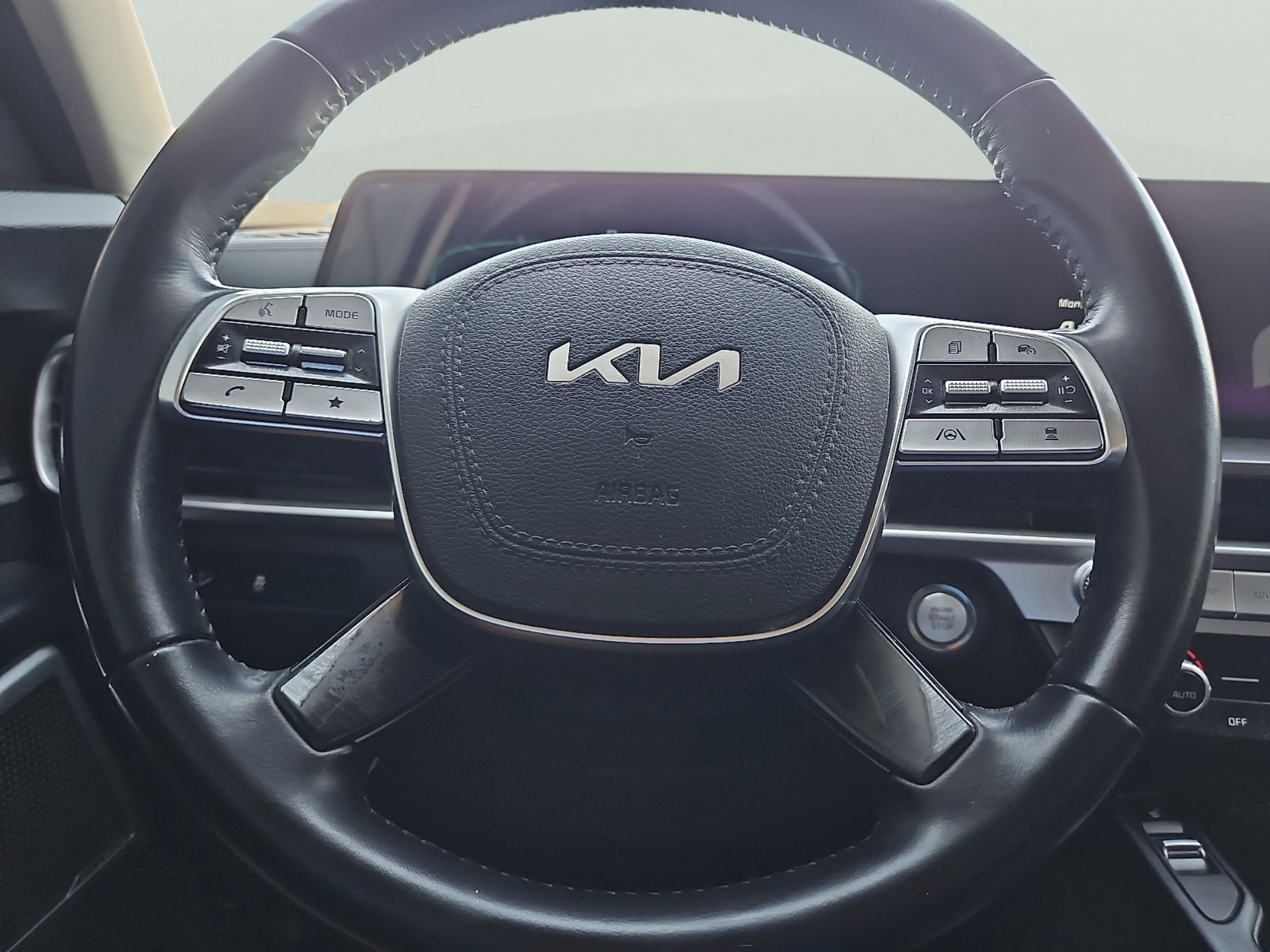 Used 2024 Glacial White Pearl Kia S image 18