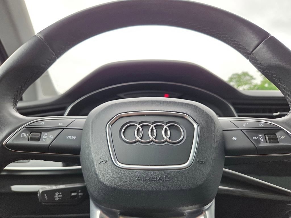 Used 2023 Mythos Black Metallic Audi Premium Plus image 37