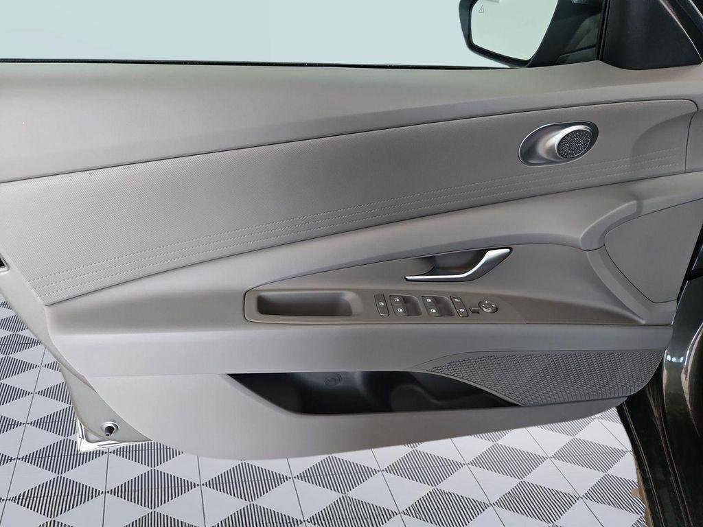 New 2026 Gray Hyundai SE image 10