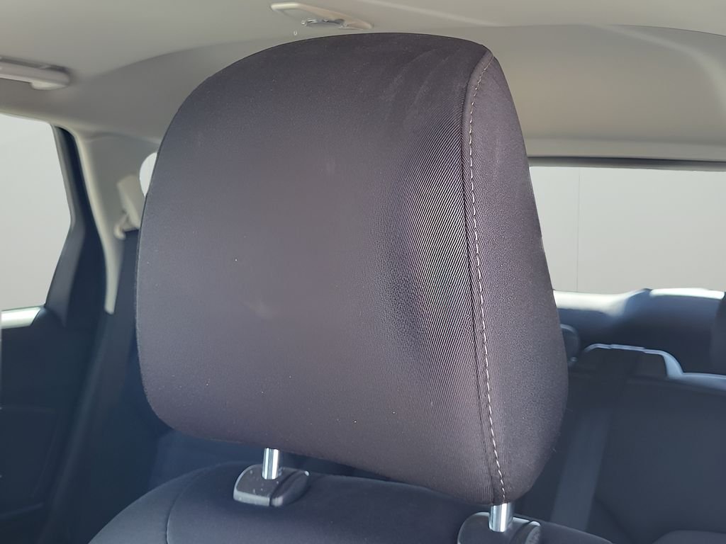 Used 2022 Oxford White Ford SE image 24