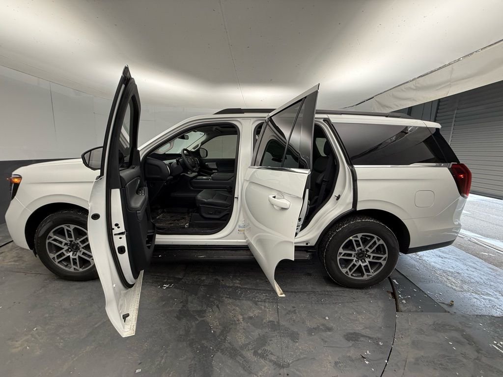 New 2026 Star White Metallic Tri-Coat Ford Active image 17