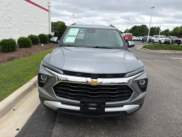 Used 2025 Gray Chevrolet  image 2