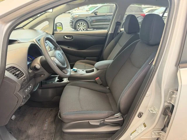 Used 2016 Brilliant Silver Nissan S image 12