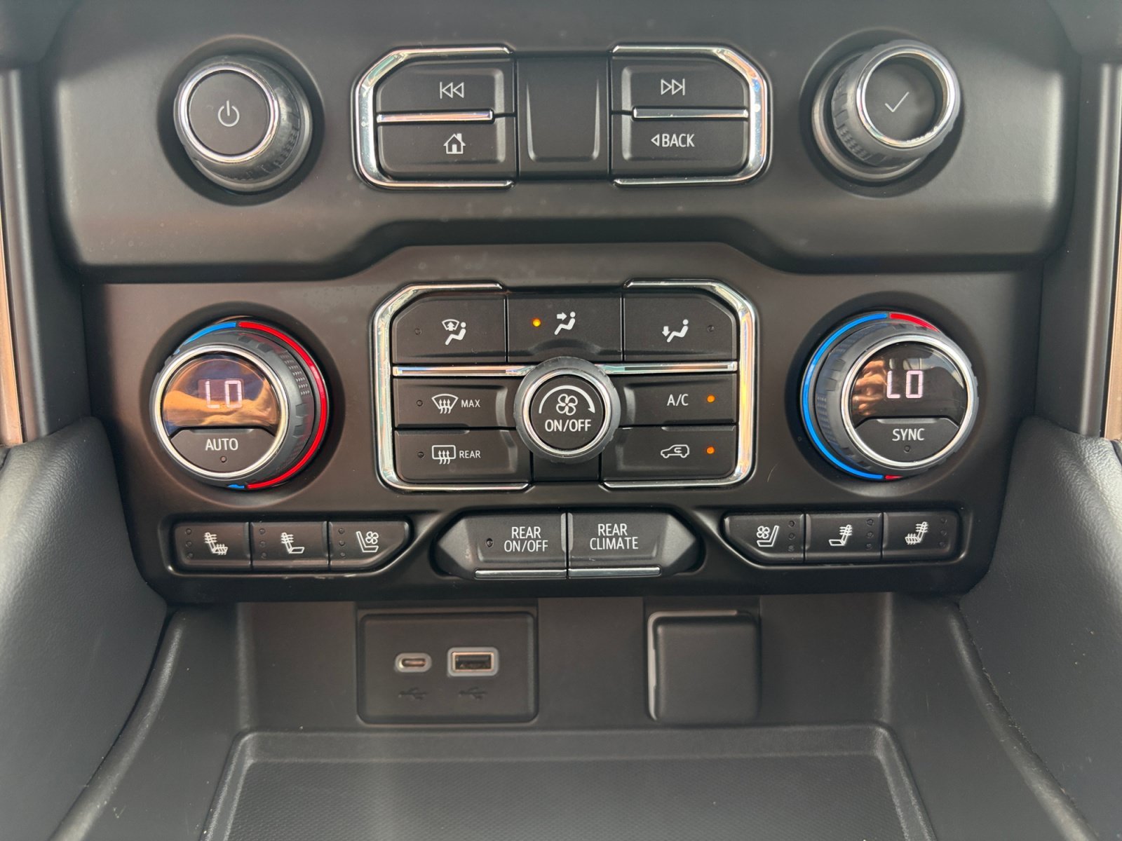 Used 2022 Black Chevrolet High Country image 16