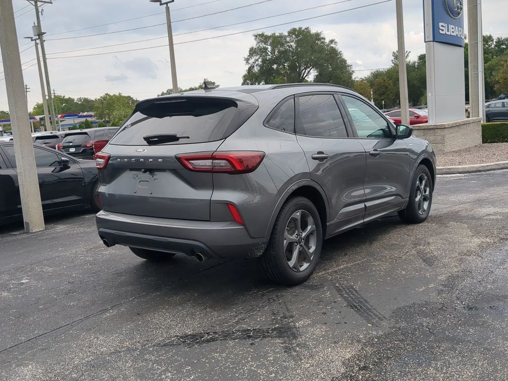 Used 2024 Gray Ford ST-Line image 4