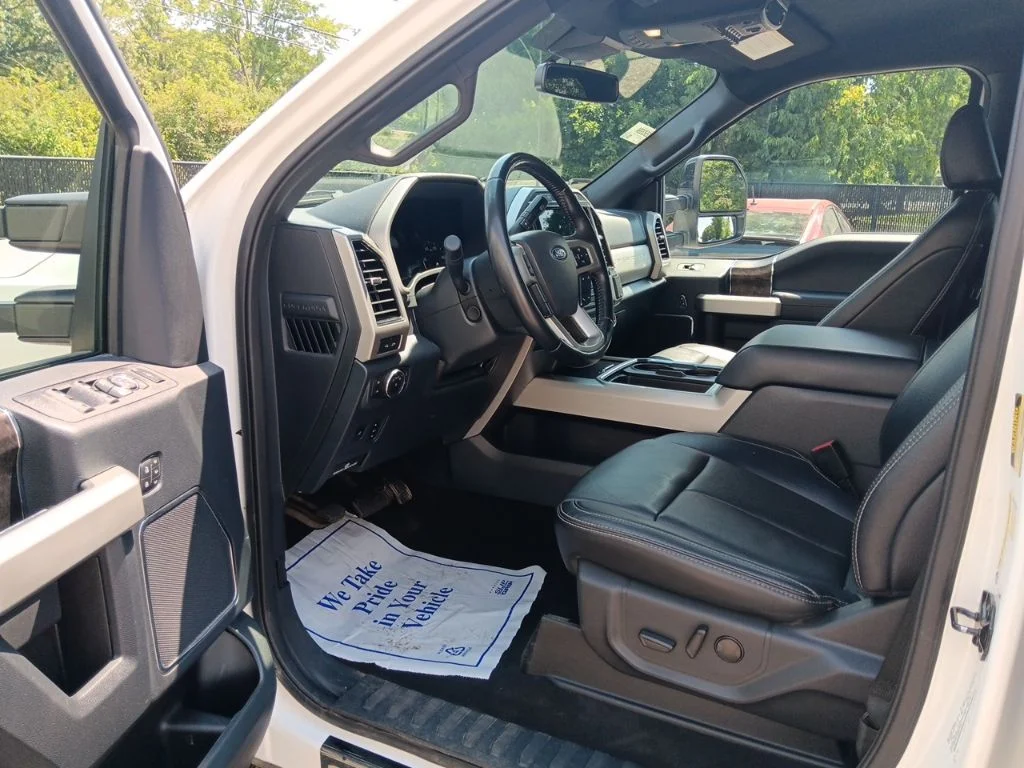 Used 2022 Star White Metallic Tri-Coat Ford Lariat image 13