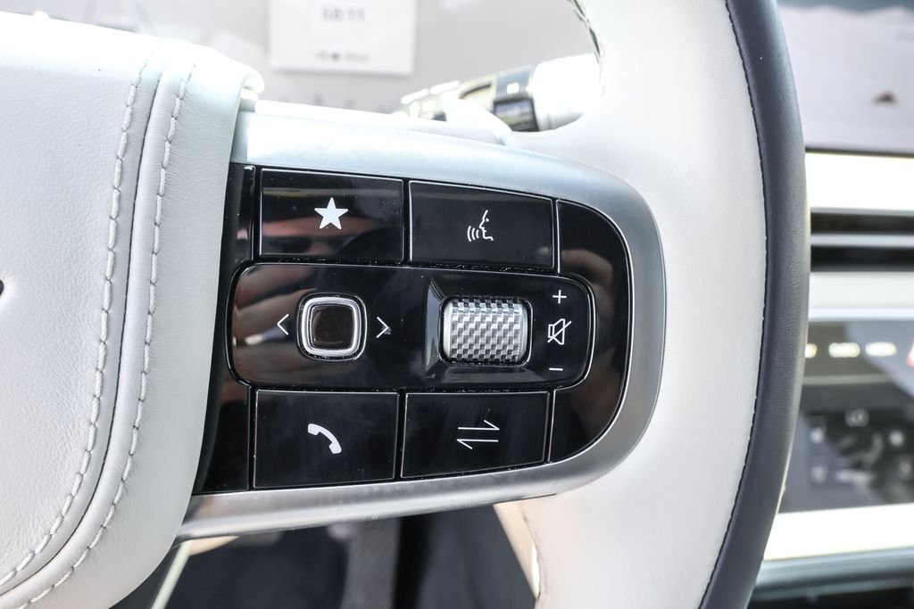 Used 2025 White Genesis 3.5T Prestige image 30