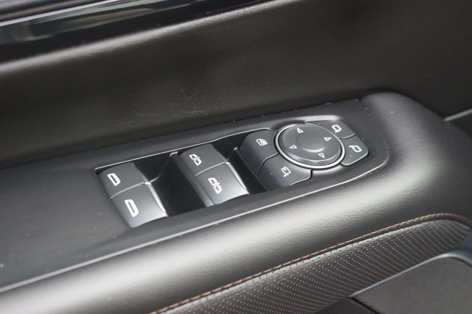 Used 2025 Black Chevrolet High Country image 16