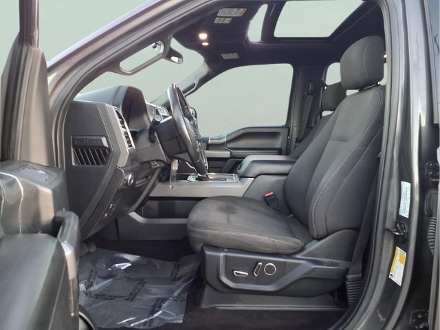 Used 2018 Blue Ford XLT image 16