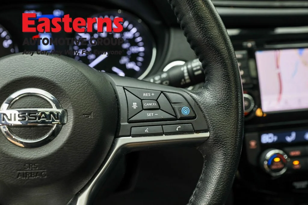 Used 2019 Gray Nissan SL image 16