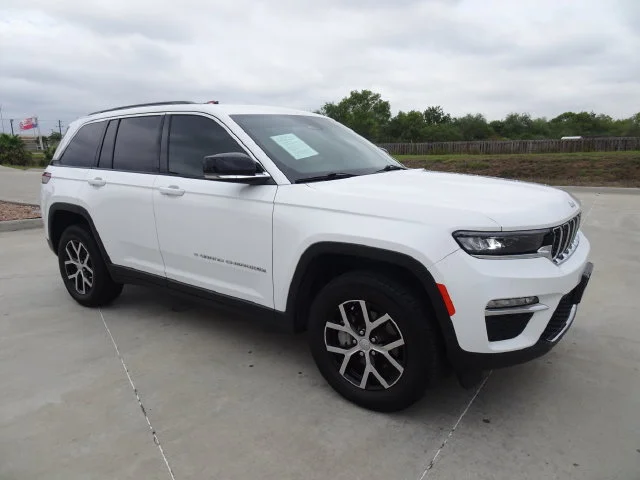 Used 2025 Bright White Clearcoat Jeep Limited image 3
