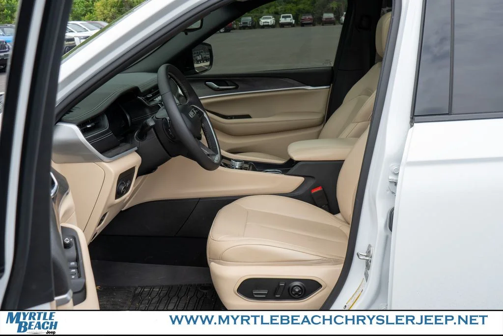 Used 2024 Bright White Clearcoat Jeep Limited image 19
