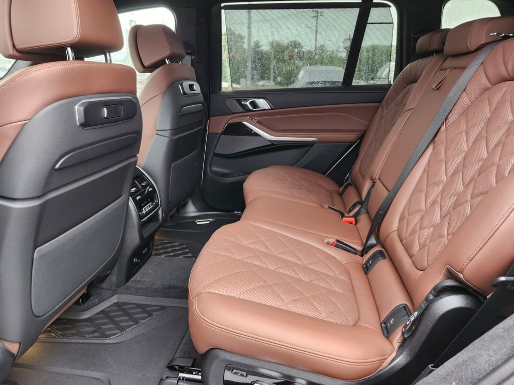 New 2027 White BMW xDrive40i image 16