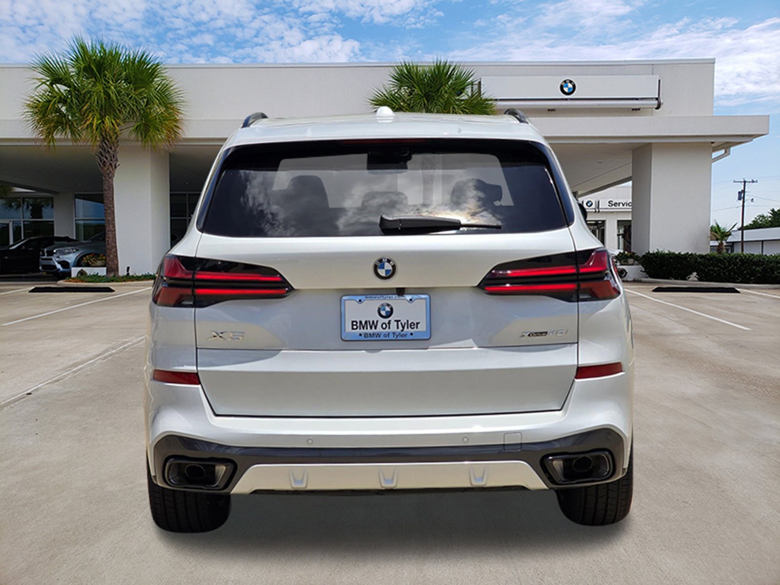 New 2026 0A96 Mineral White Metallic BMW xDrive40i image 5