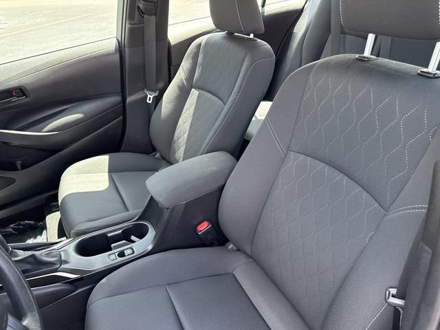Used 2023 Pearl Toyota LE image 21