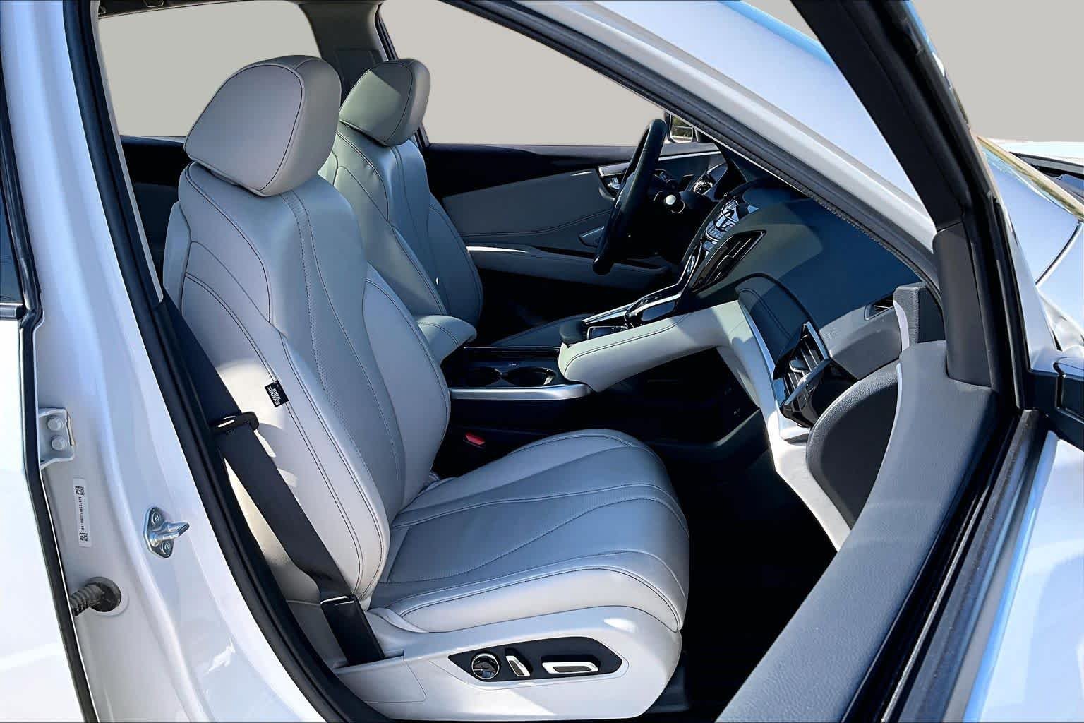 Certified Used 2025 Platinum White Pearl Acura SH-AWD TECH image 9