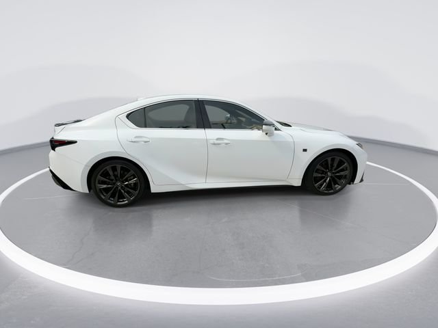 2024 Lexus IS 300 - Photo 8