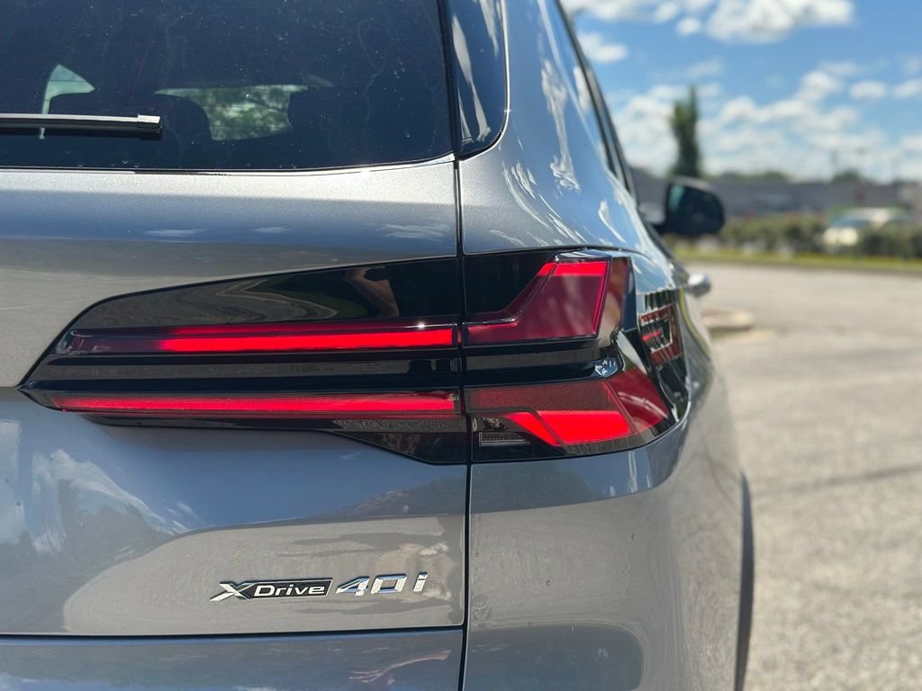 New 2026 Skyscraper Grey Metallic BMW xDrive40i image 12