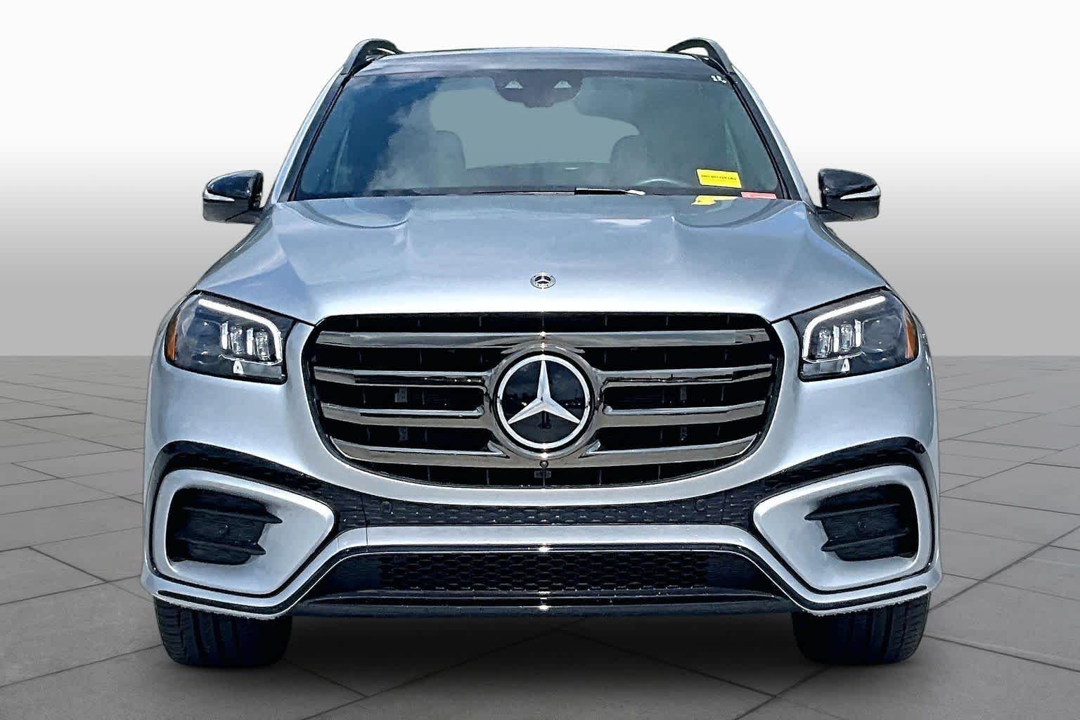 Used 2025 Cirrus Silver Metallic Mercedes-Benz GLS 580 image 4