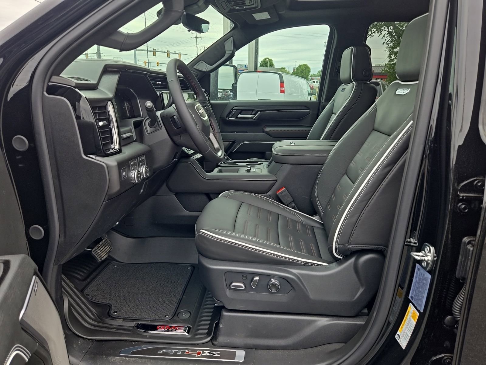 New 2026 Onyx Black GMC AT4X image 33