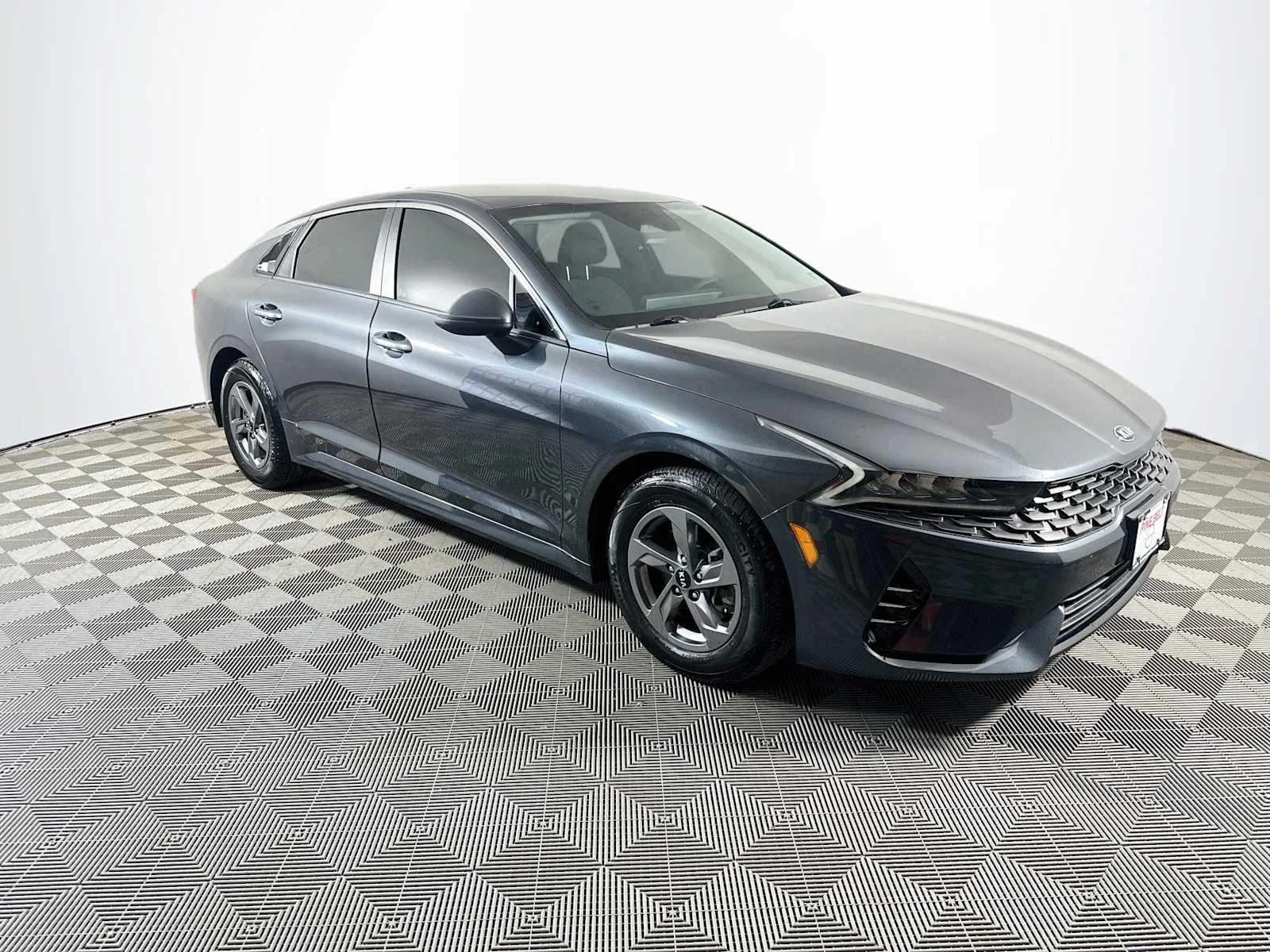 Used 2021 Gravity Gray Kia LXS image 3