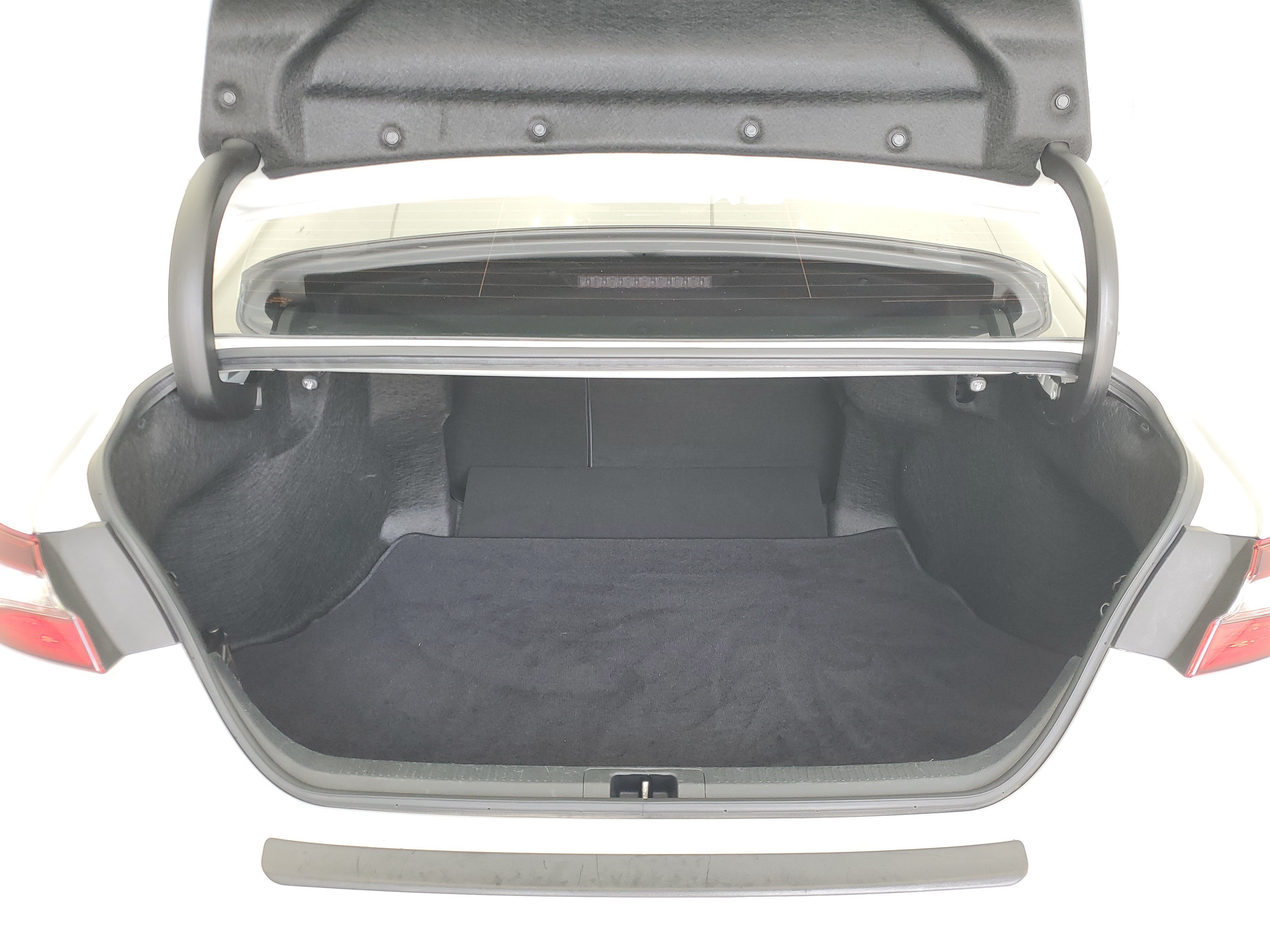 Used 2023 Ice Toyota SE image 10