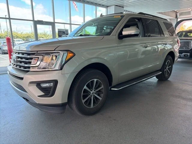 Used 2018 White Gold Metallic Ford XLT image 3