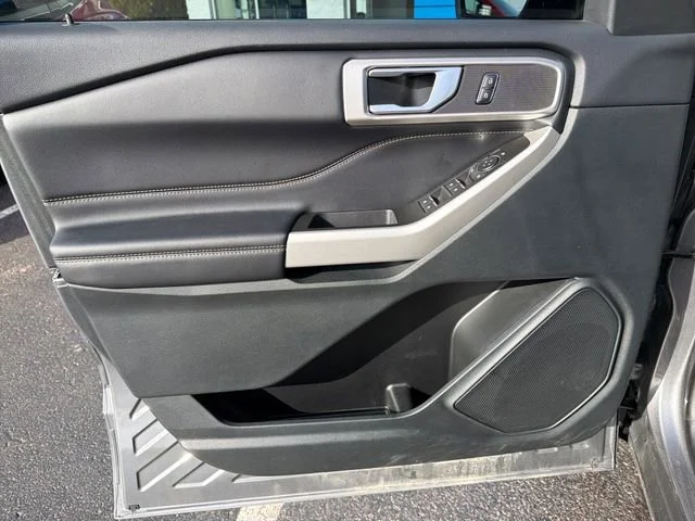 Used 2024 Gray Ford XLT image 17