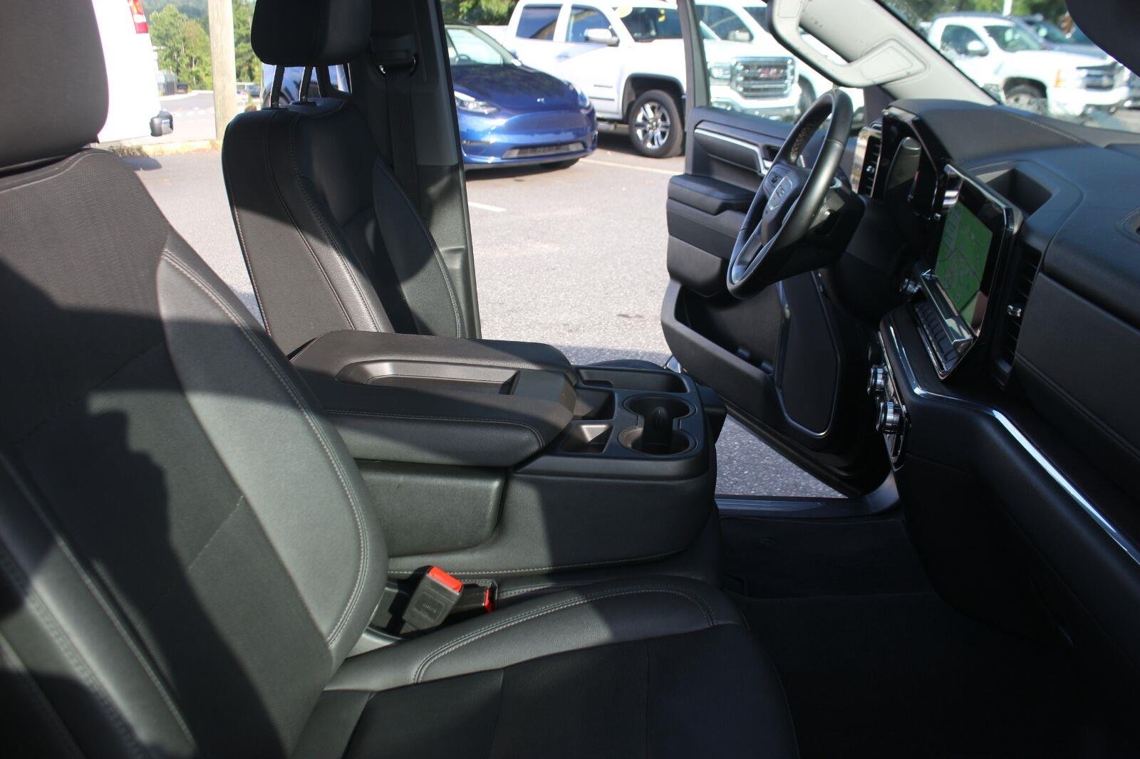 Used 2025 Onyx Black GMC SLT image 36