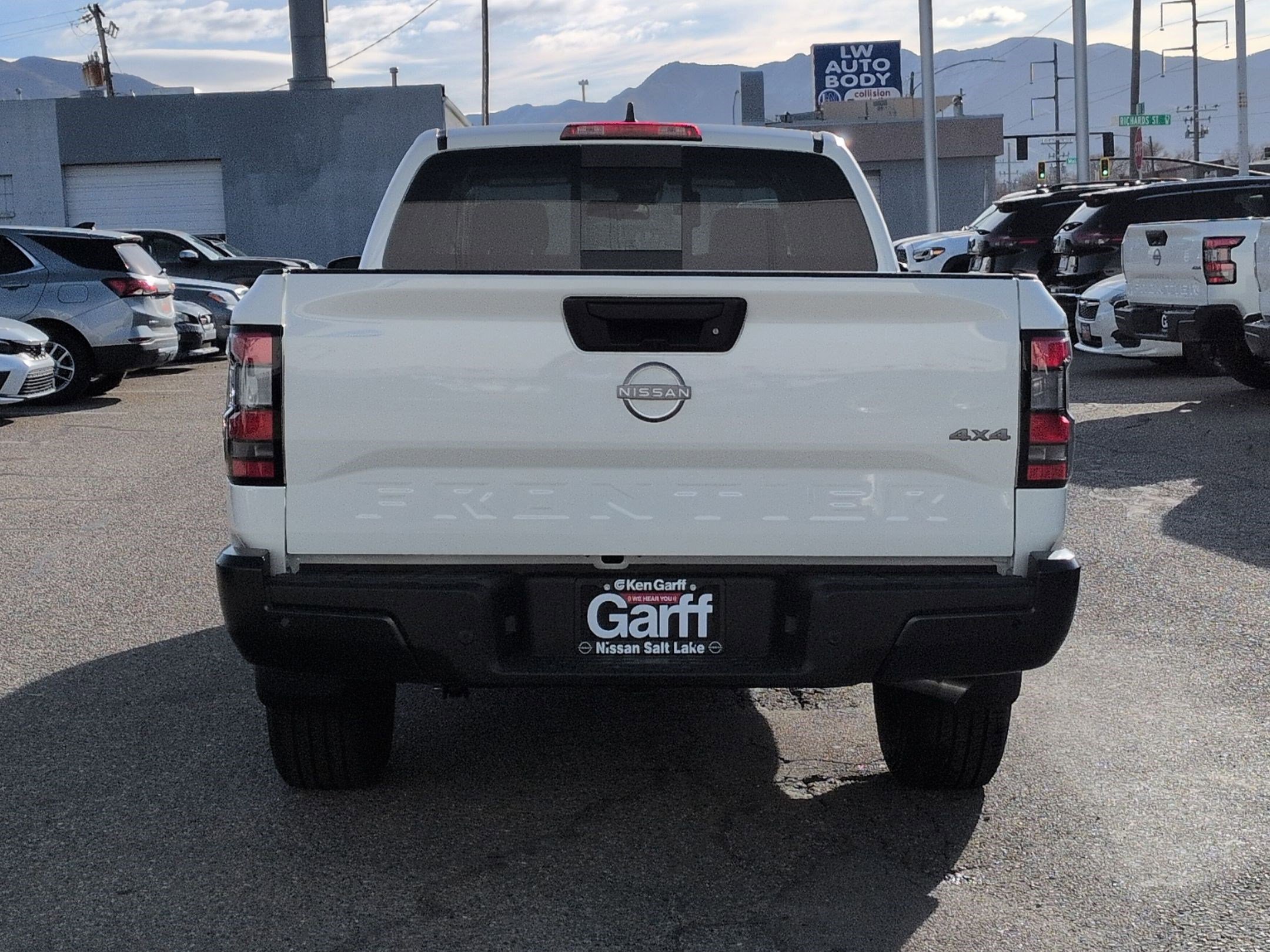 New 2026 Glacier White Nissan King Cab® S image 4
