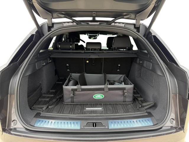 New 2026 Charente Grey Land Rover P250 Base image 18