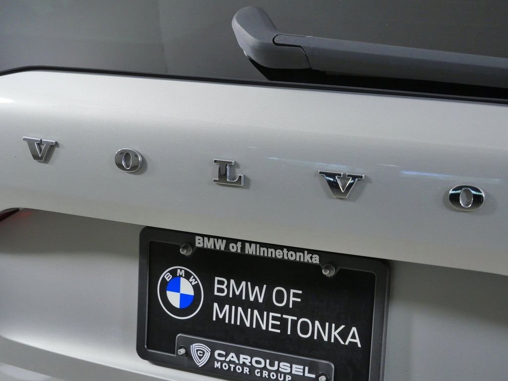 Used 2023 Silver Volvo Ultimate image 12