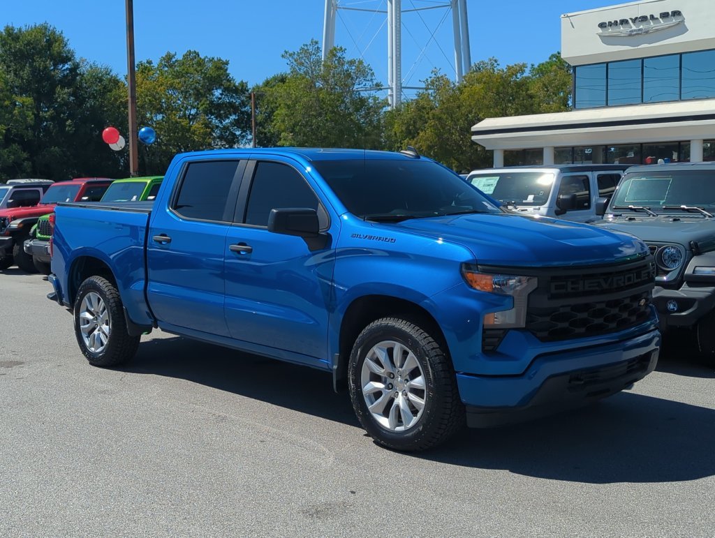 Used 2022 Blue Chevrolet Custom image 8