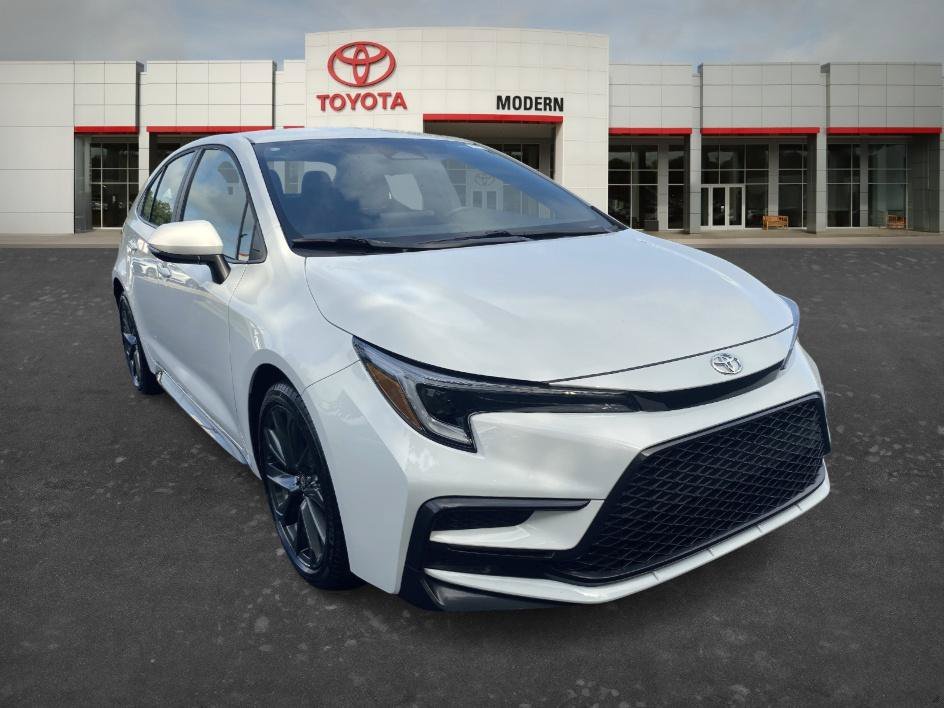 Certified Used 2025 Ice Cap Toyota SE image 3