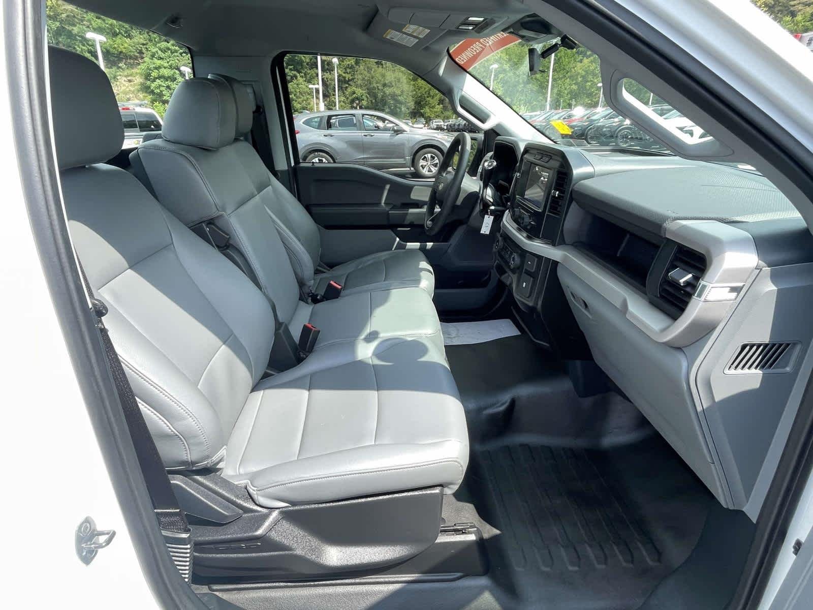 Used 2023 Oxford White Ford XL image 24