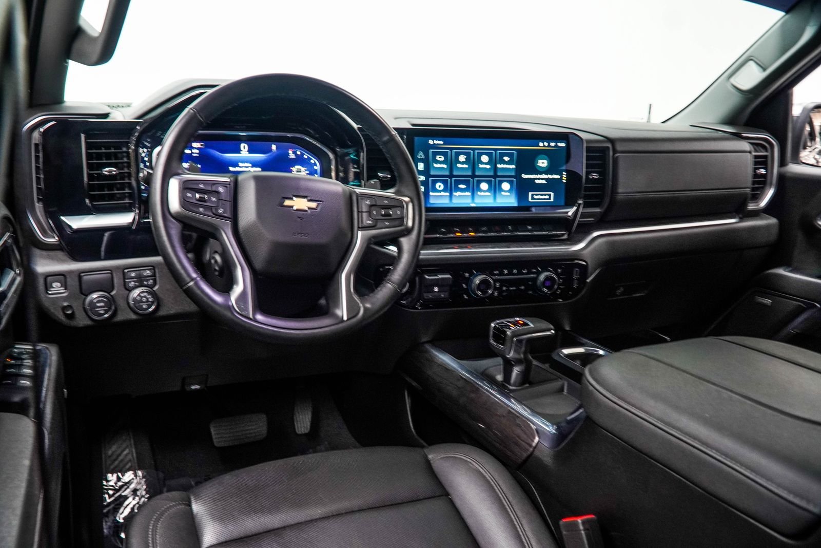 Used 2024 Gray Chevrolet LTZ image 17