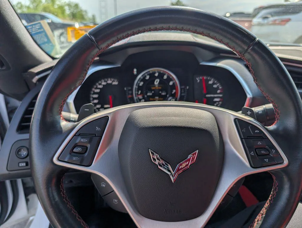 Used 2015 Arctic White Chevrolet Stingray image 12