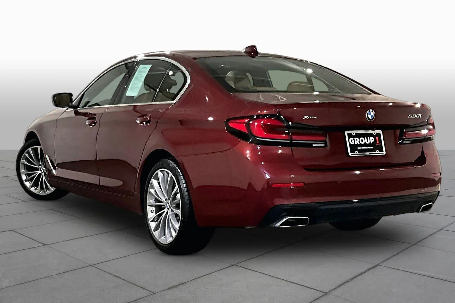 Used 2023 Aventurin Red Metallic BMW 530i xDrive image 11