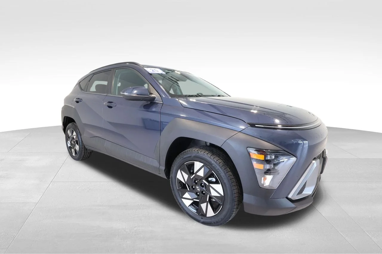 Used 2025 Blue Hyundai SEL image 6