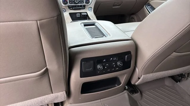 Used 2017 WHITE FROST TRICOAT GMC SLT image 21