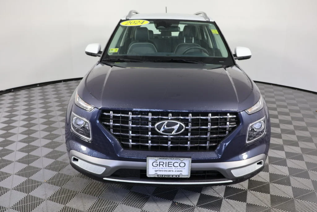 Used 2024 White Hyundai Limited image 3