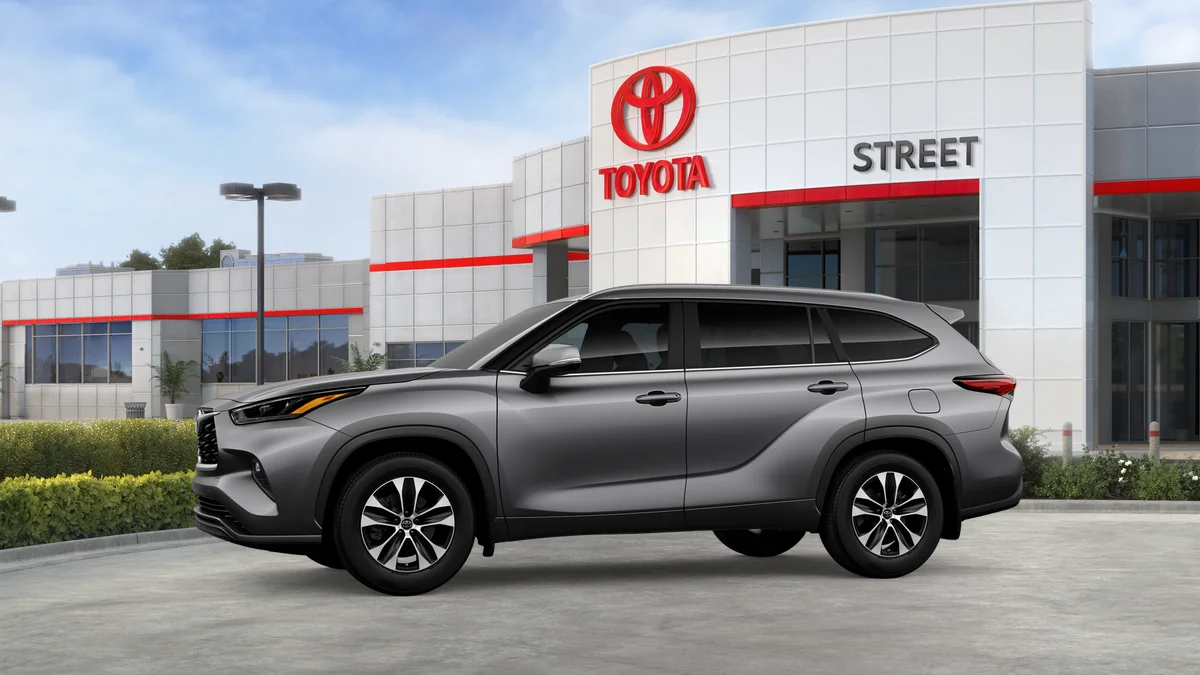 New 2026 Heavy Metal Toyota XLE image 15