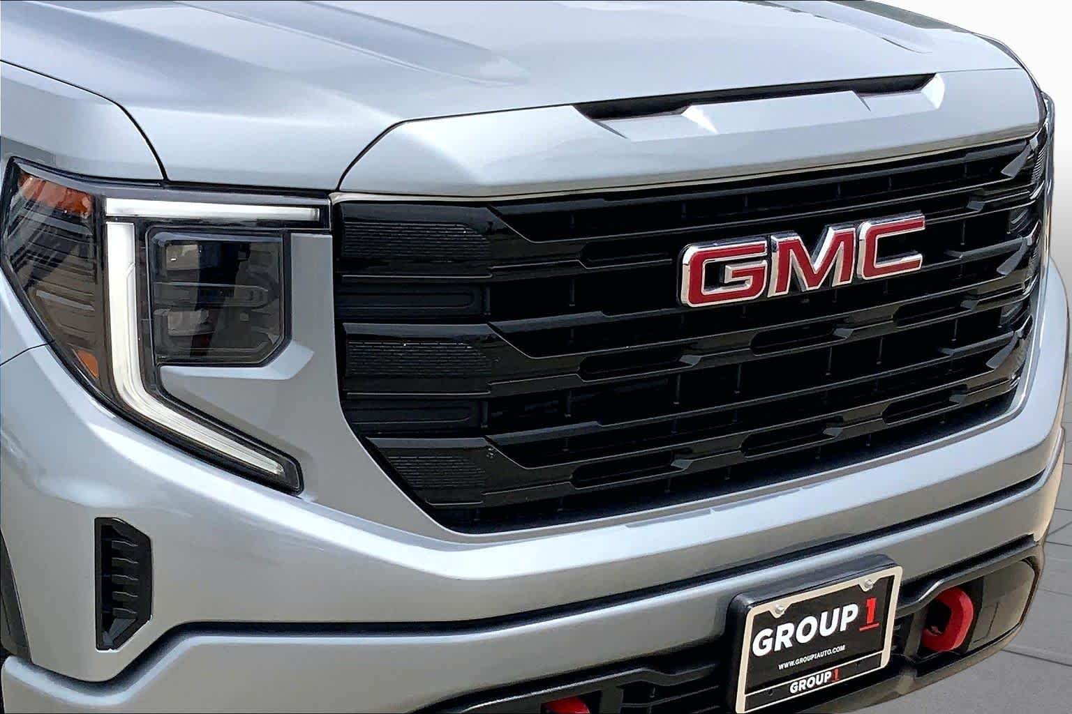 Used 2023 Sterling Metallic GMC Elevation image 30