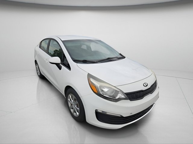 Used 2017 Clear White Kia LX image 4