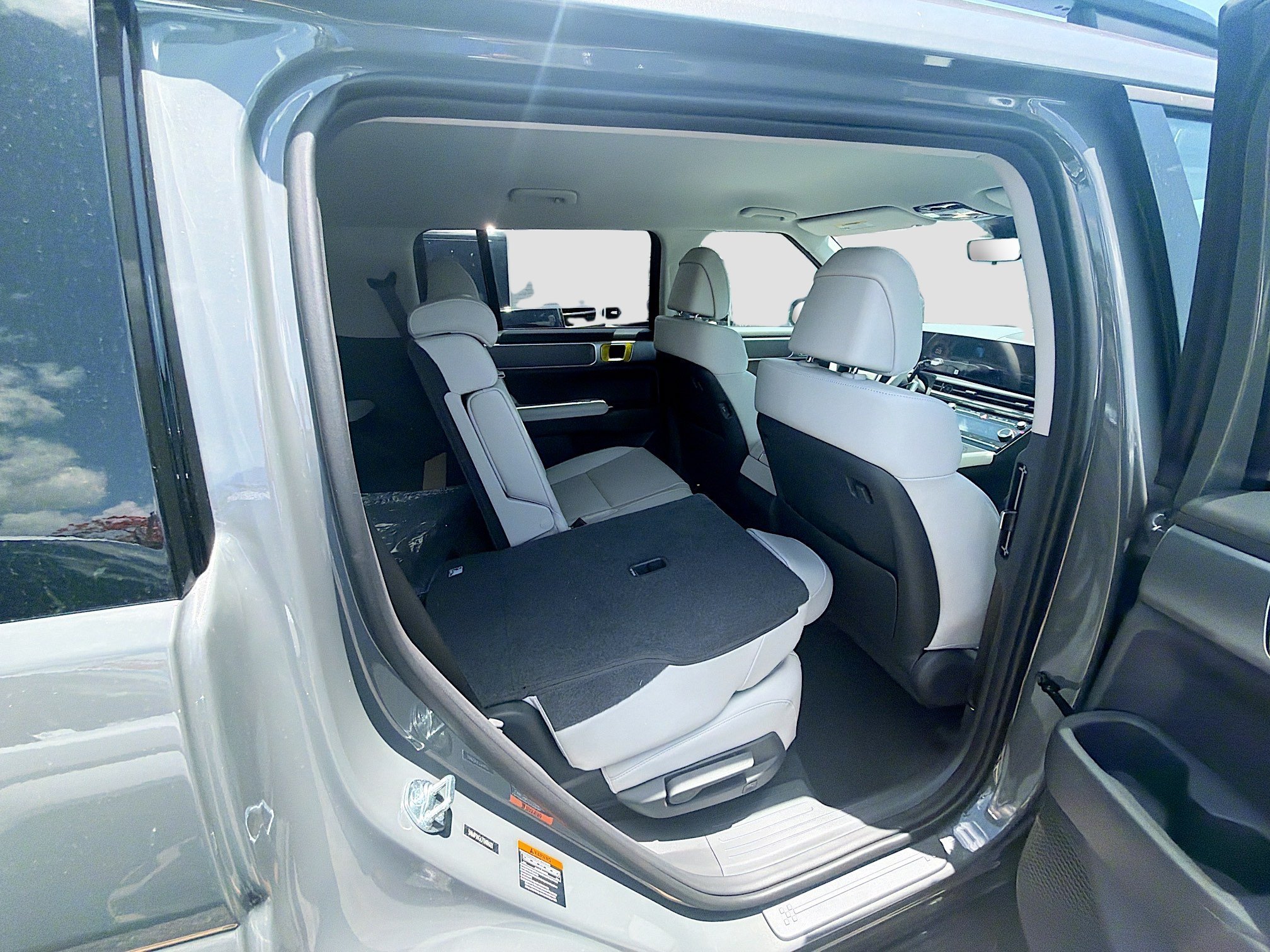 New 2026 Hampton Gray Hyundai SEL FWD image 43